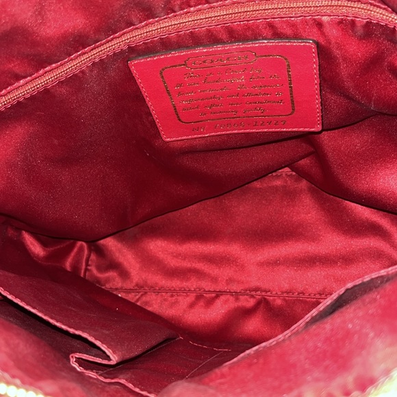 EUC Coach red patent signature top zip shoulder bag 13.5 x 10 - Picture 7 of 11